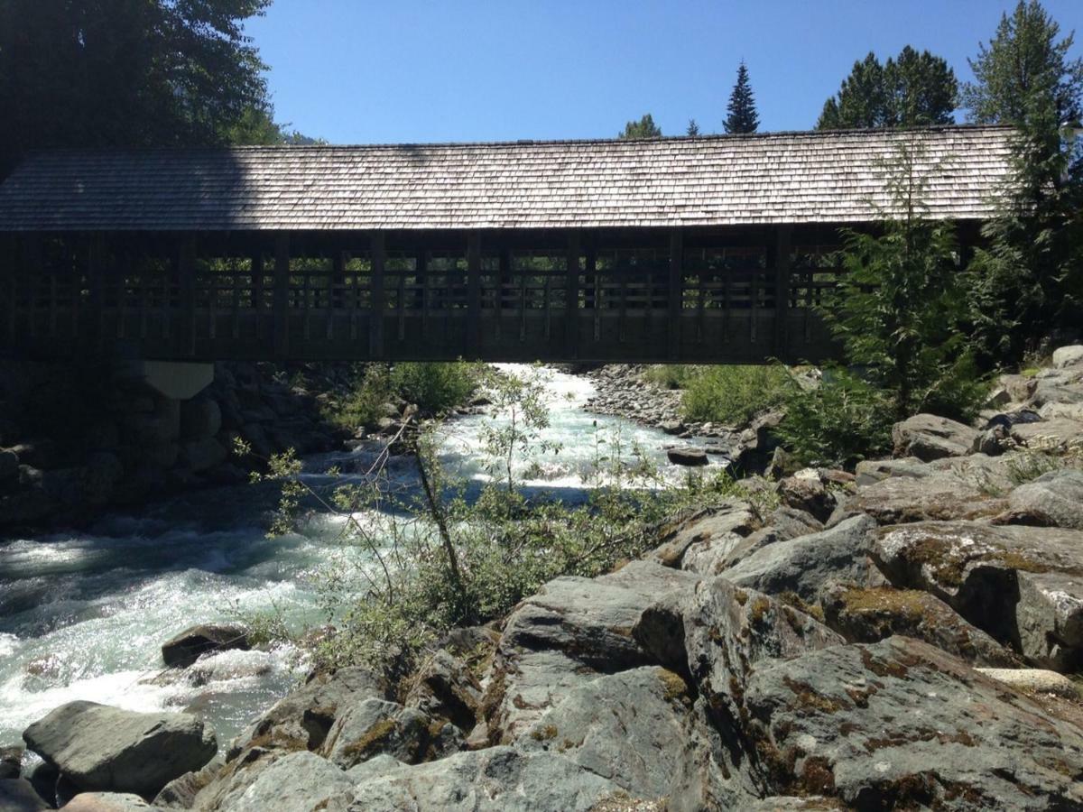 63 Lagoons Villa Whistler Exterior photo